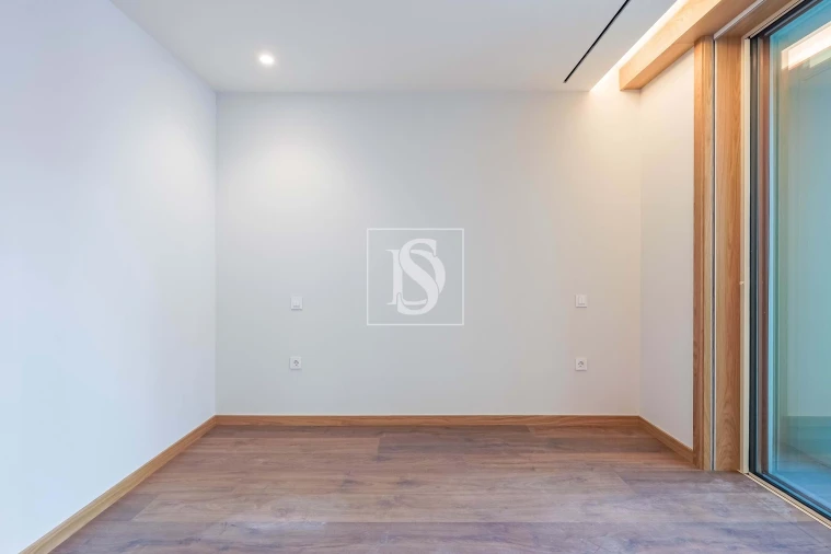 Apartamento T2 para Arrendamento em Cedofeita, Santo Ildefonso, Sé, Miragaia, São Nicolau e Vitória Foto 15