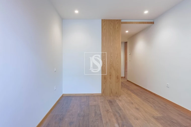 Apartamento T2 para Arrendamento em Cedofeita, Santo Ildefonso, Sé, Miragaia, São Nicolau e Vitória Foto 13