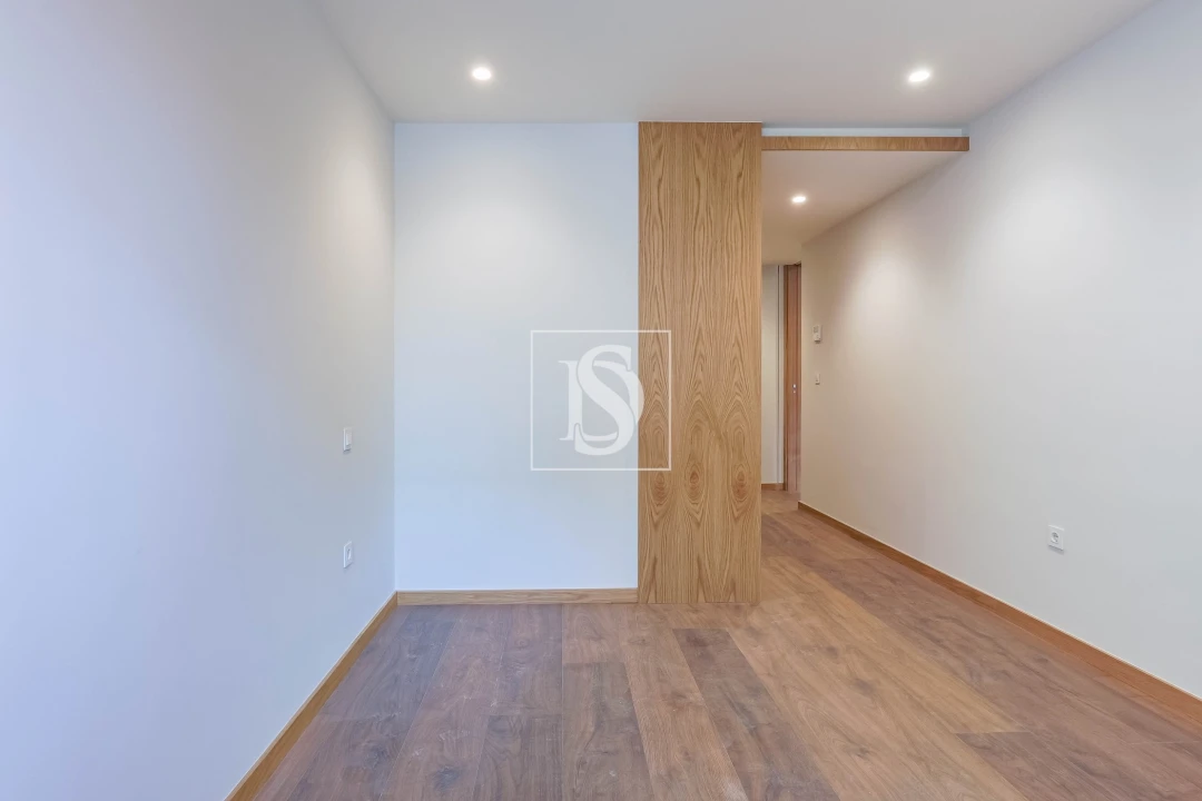 Apartamento T2 para Arrendamento em Cedofeita, Santo Ildefonso, Sé, Miragaia, São Nicolau e Vitória Foto 13