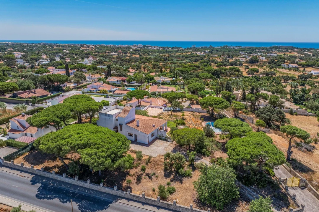 Moradia T5 para Venda em Albufeira e Olhos de Água Foto 1