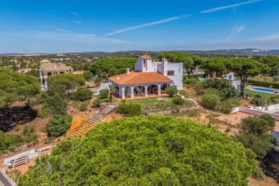 Moradia T5 para Venda em Albufeira e Olhos de Água