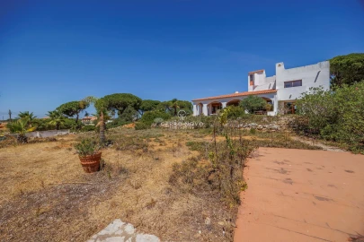 Moradia T5 para Venda em Albufeira e Olhos de Água