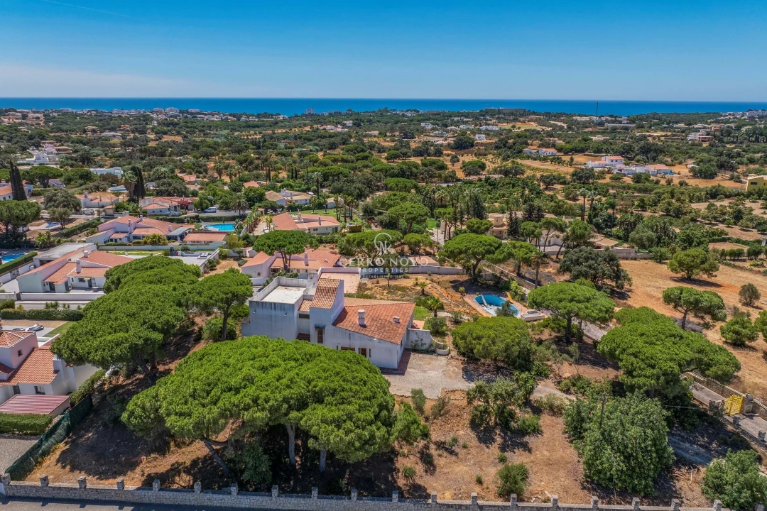 Moradia T5 para Venda em Albufeira e Olhos de Água Foto 7