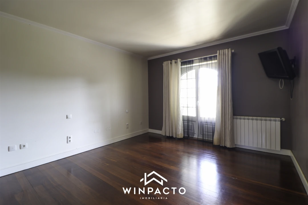 Moradia T4 para Venda em Nelas Foto 34