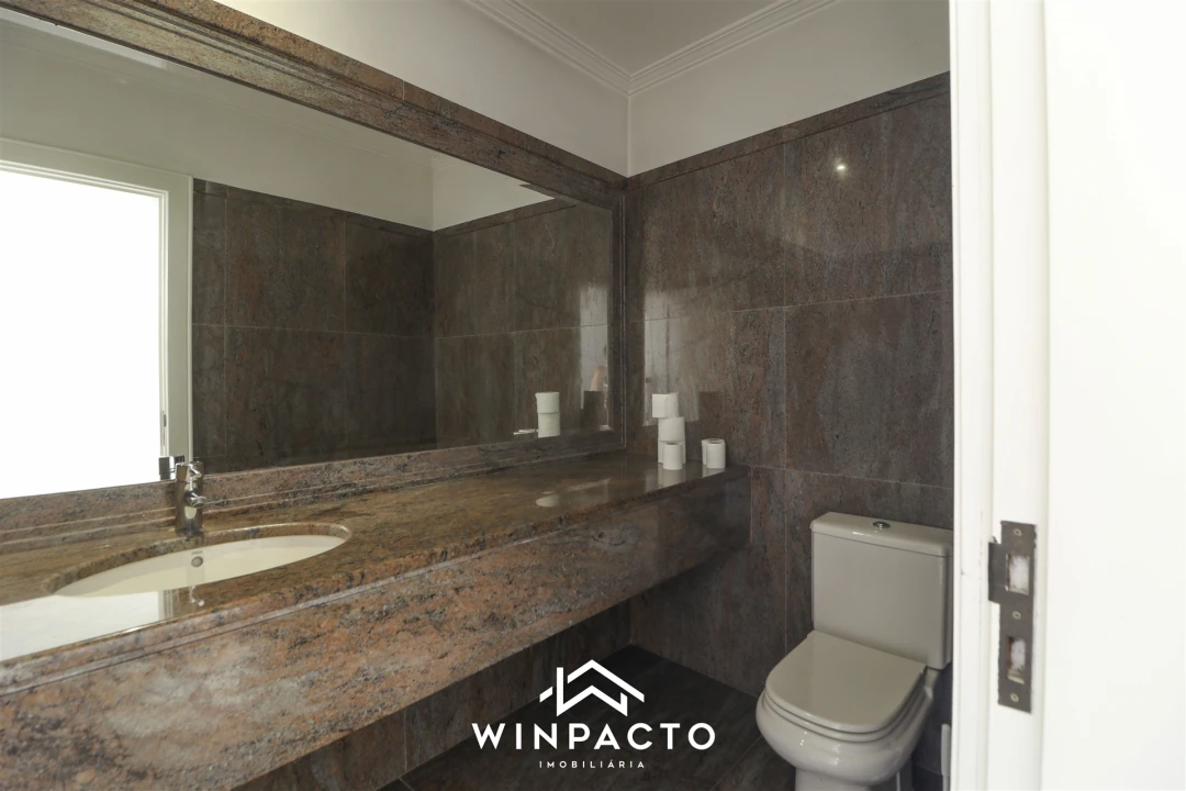 Moradia T4 para Venda em Nelas Foto 37