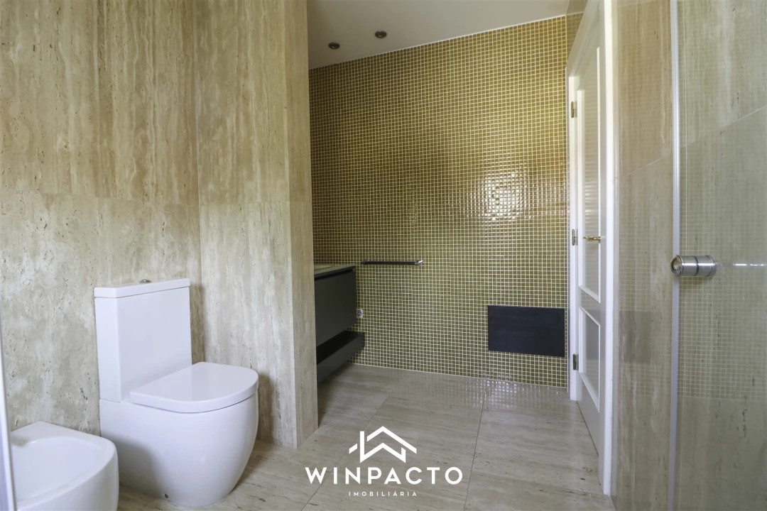 Moradia T4 para Venda em Nelas Foto 33