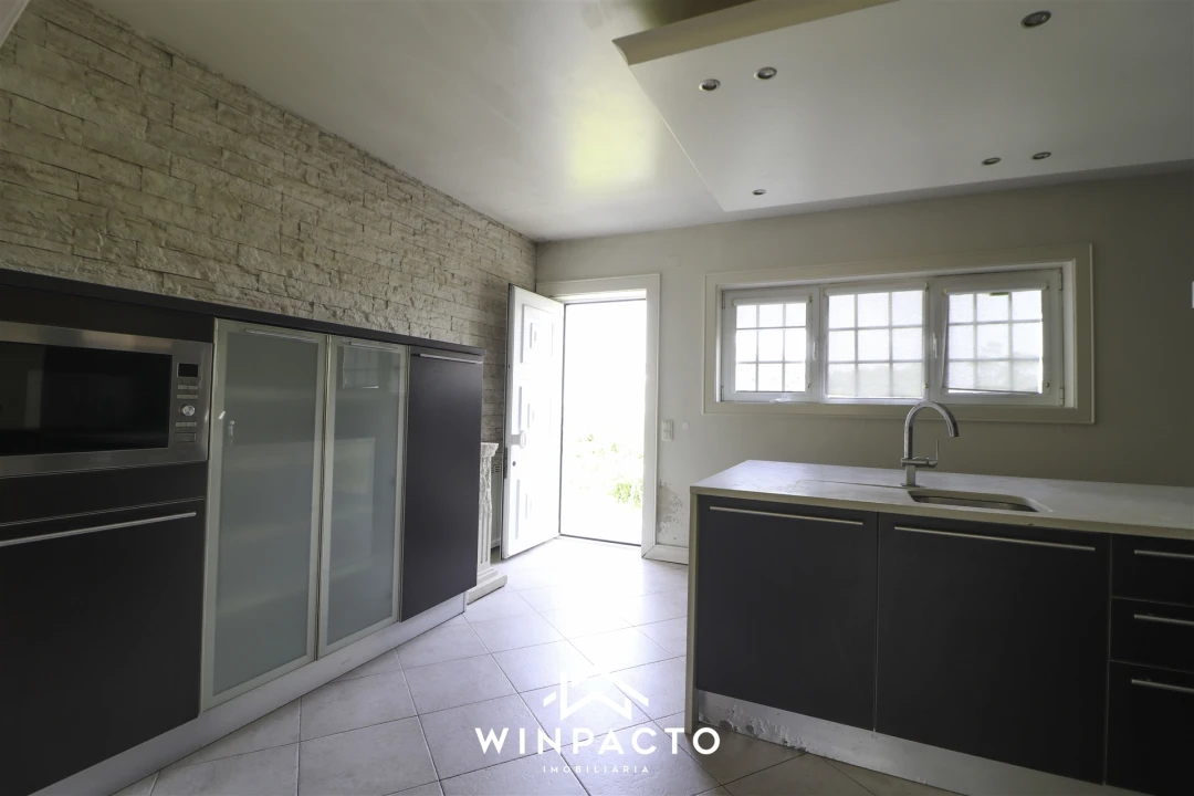 Moradia T4 para Venda em Nelas Foto 20