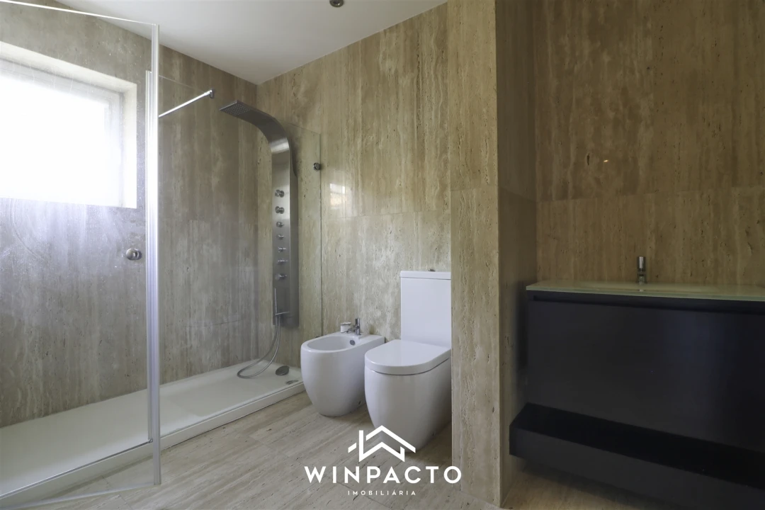 Moradia T4 para Venda em Nelas Foto 32