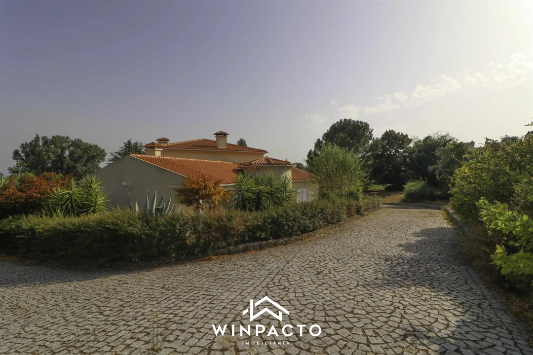 Moradia T4 para Venda em Nelas Foto 64