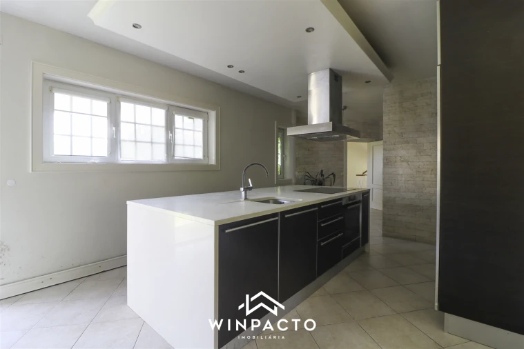 Moradia T4 para Venda em Nelas Foto 21