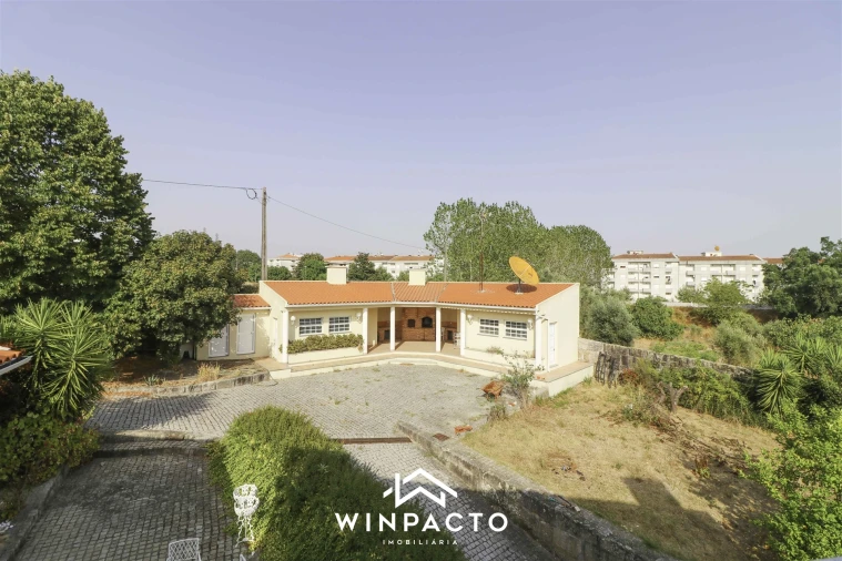 Moradia T4 para Venda em Nelas Foto 44