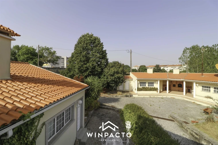 Moradia T4 para Venda em Nelas Foto 43