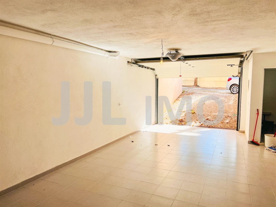 Moradia T3 para Arrendamento em Santa Maria e São Miguel, São Martinho, São Pedro Penaferrim Foto 40