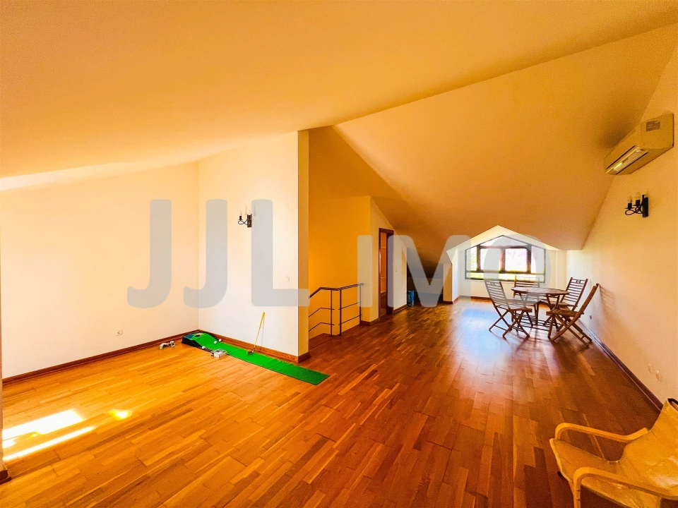 Moradia T3 para Arrendamento em Santa Maria e São Miguel, São Martinho, São Pedro Penaferrim Foto 36