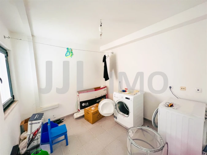 Moradia T3 para Arrendamento em Santa Maria e São Miguel, São Martinho, São Pedro Penaferrim Foto 43