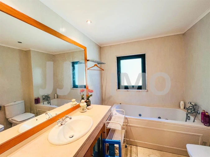 Moradia T3 para Arrendamento em Santa Maria e São Miguel, São Martinho, São Pedro Penaferrim Foto 32