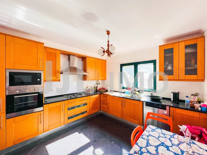 Moradia T3 para Arrendamento em Santa Maria e São Miguel, São Martinho, São Pedro Penaferrim Foto 12