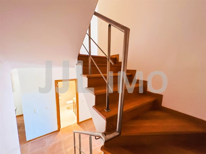 Moradia T3 para Arrendamento em Santa Maria e São Miguel, São Martinho, São Pedro Penaferrim Foto 20