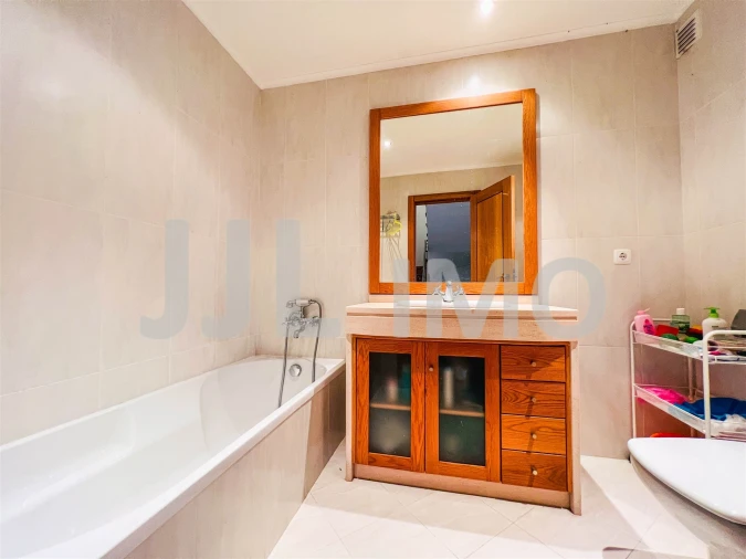 Moradia T3 para Arrendamento em Santa Maria e São Miguel, São Martinho, São Pedro Penaferrim Foto 28