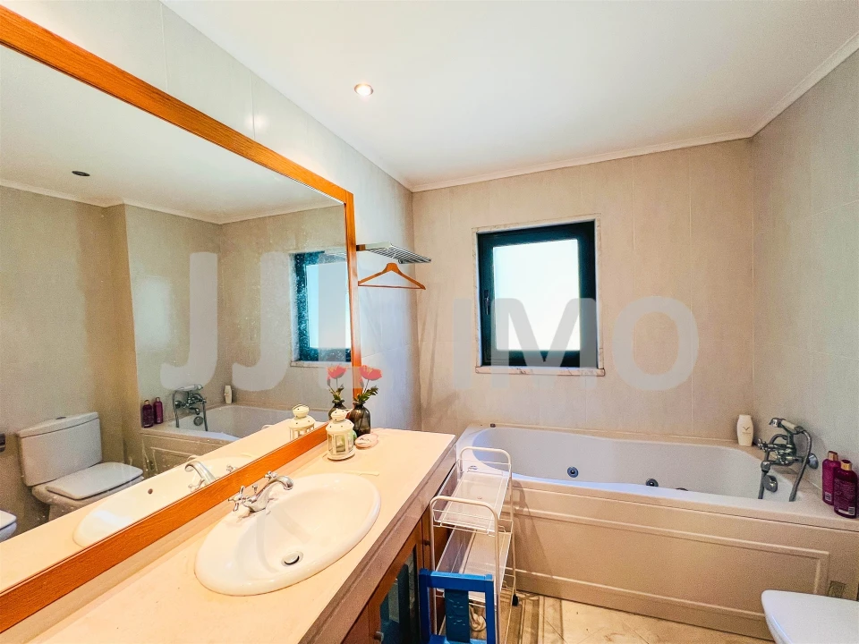 Moradia T3 para Arrendamento em Santa Maria e São Miguel, São Martinho, São Pedro Penaferrim Foto 32