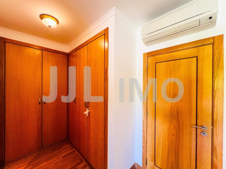 Moradia T3 para Arrendamento em Santa Maria e São Miguel, São Martinho, São Pedro Penaferrim Foto 33