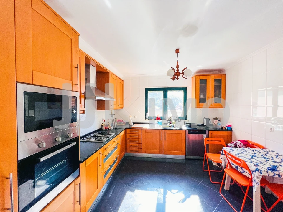 Moradia T3 para Arrendamento em Santa Maria e São Miguel, São Martinho, São Pedro Penaferrim Foto 11