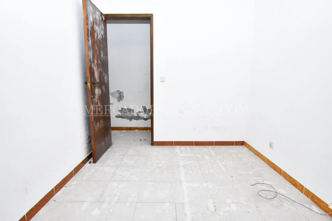 Moradia T9 para Venda em Anta e Guetim Foto 14