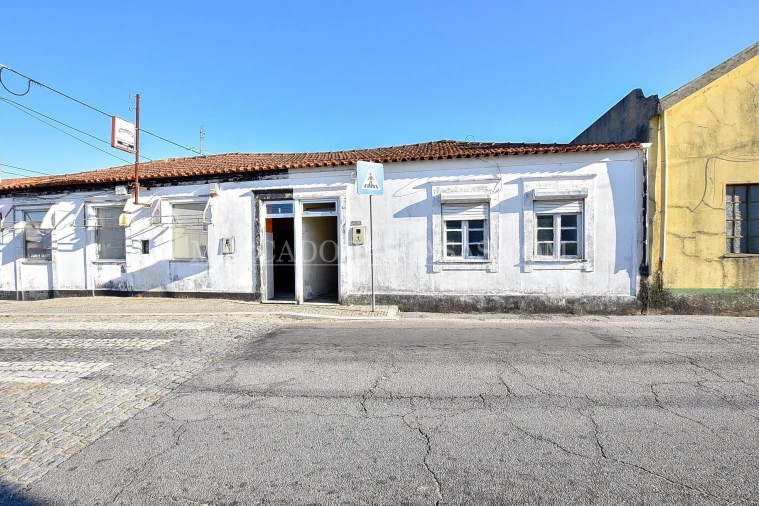 Moradia T9 para Venda em Anta e Guetim