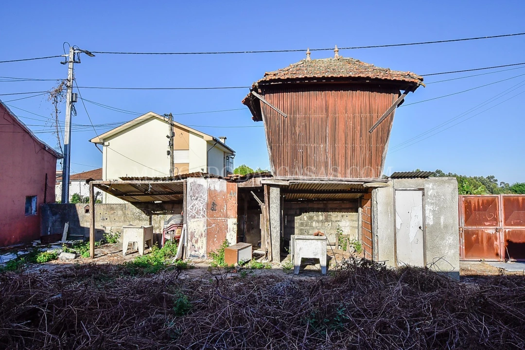 Moradia T9 para Venda em Anta e Guetim Foto 3