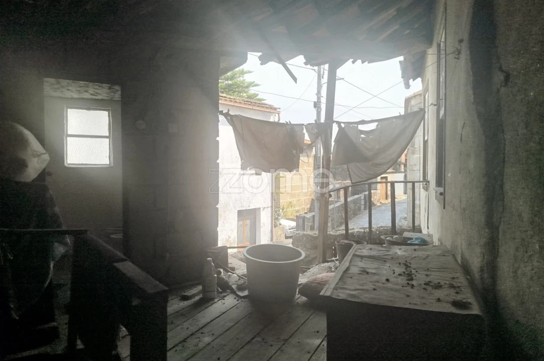 Moradia T5 para Venda em Cunha Baixa Foto 30