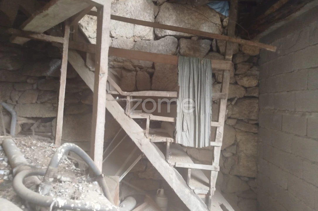 Moradia T5 para Venda em Cunha Baixa Foto 7