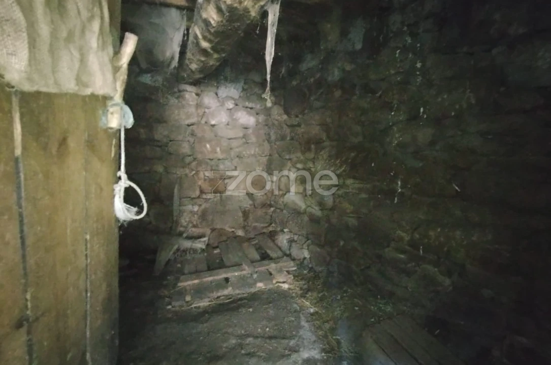 Moradia T14 para Venda em Peva e Segões Foto 30