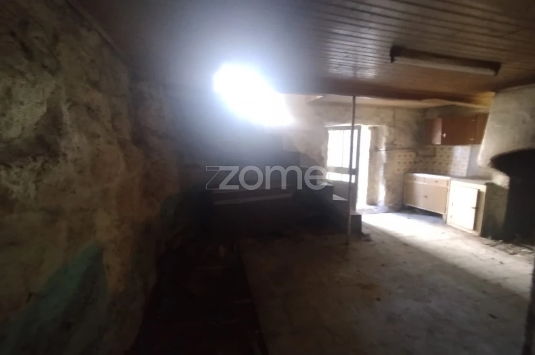 Moradia T14 para Venda em Peva e Segões Foto 44