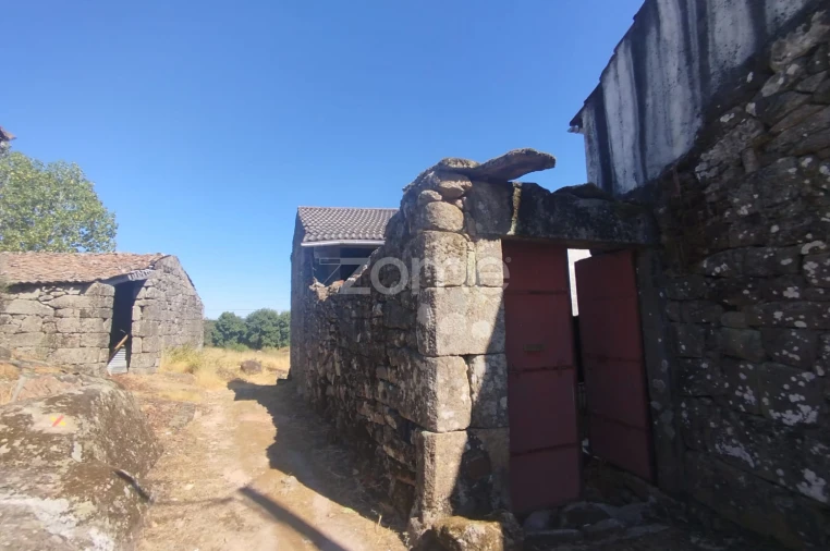 Moradia T14 para Venda em Peva e Segões Foto 9