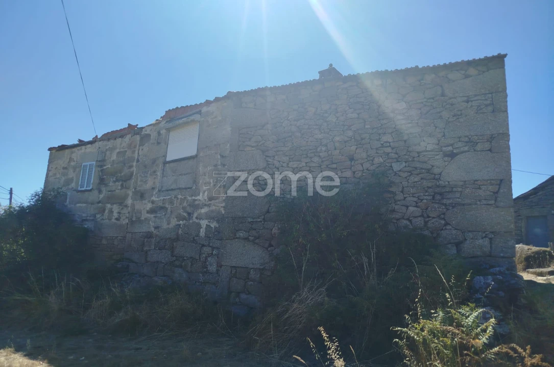 Moradia T14 para Venda em Peva e Segões Foto 1