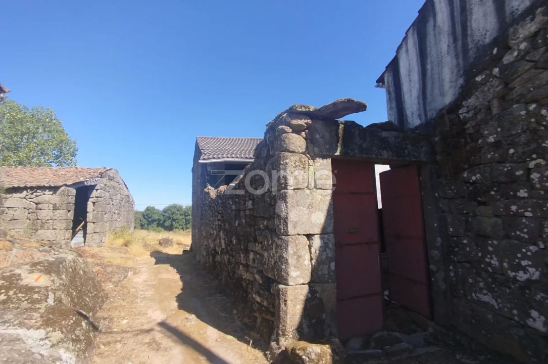 Moradia T14 para Venda em Peva e Segões Foto 9