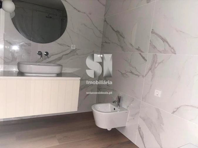 Apartamento T1 para Arrendamento em Santo Antonio dos Olivais Foto 9