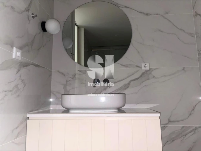 Apartamento T1 para Arrendamento em Santo Antonio dos Olivais Foto 10