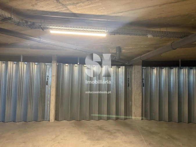 Apartamento T1 para Arrendamento em Santo Antonio dos Olivais Foto 14