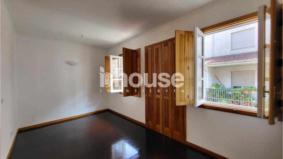 Apartamento T2 para Arrendamento em Amarante (São Gonçalo), Madalena, Cepelos e Gatão Foto 1