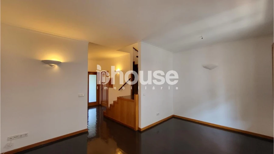 Apartamento T2 para Arrendamento em Amarante (São Gonçalo), Madalena, Cepelos e Gatão Foto 5