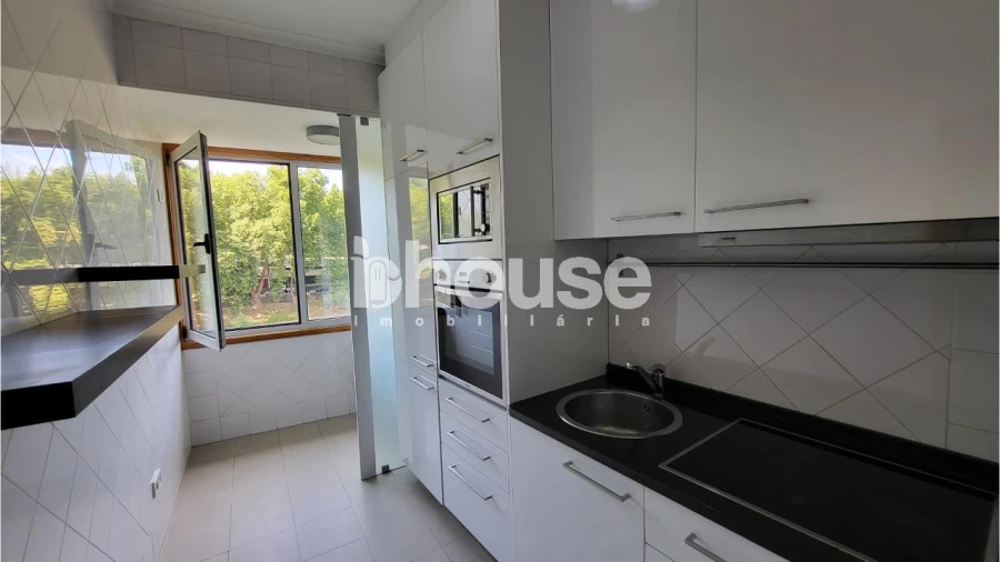 Apartamento T2 para Arrendamento em Amarante (São Gonçalo), Madalena, Cepelos e Gatão Foto 10