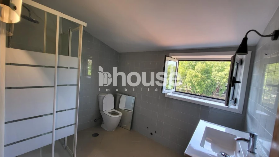 Apartamento T2 para Arrendamento em Amarante (São Gonçalo), Madalena, Cepelos e Gatão Foto 26