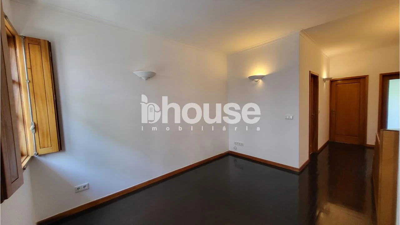 Apartamento T2 para Arrendamento em Amarante (São Gonçalo), Madalena, Cepelos e Gatão Foto 4