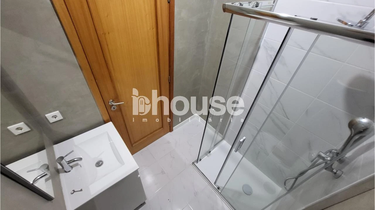 Apartamento T2 para Arrendamento em Amarante (São Gonçalo), Madalena, Cepelos e Gatão Foto 6