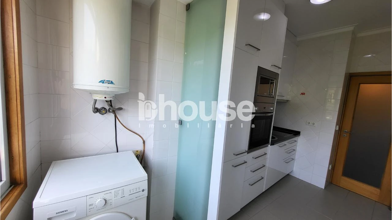 Apartamento T2 para Arrendamento em Amarante (São Gonçalo), Madalena, Cepelos e Gatão Foto 12