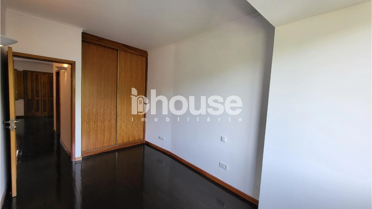 Apartamento T2 para Arrendamento em Amarante (São Gonçalo), Madalena, Cepelos e Gatão Foto 15