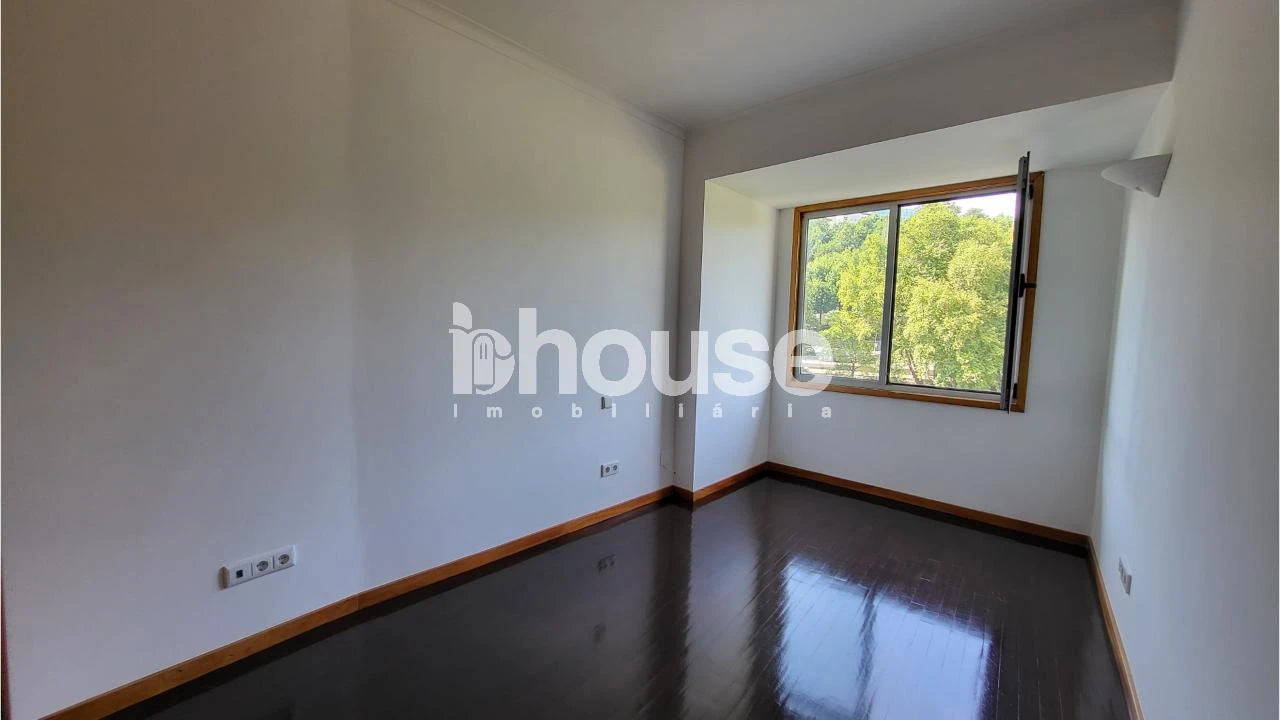 Apartamento T2 para Arrendamento em Amarante (São Gonçalo), Madalena, Cepelos e Gatão Foto 16