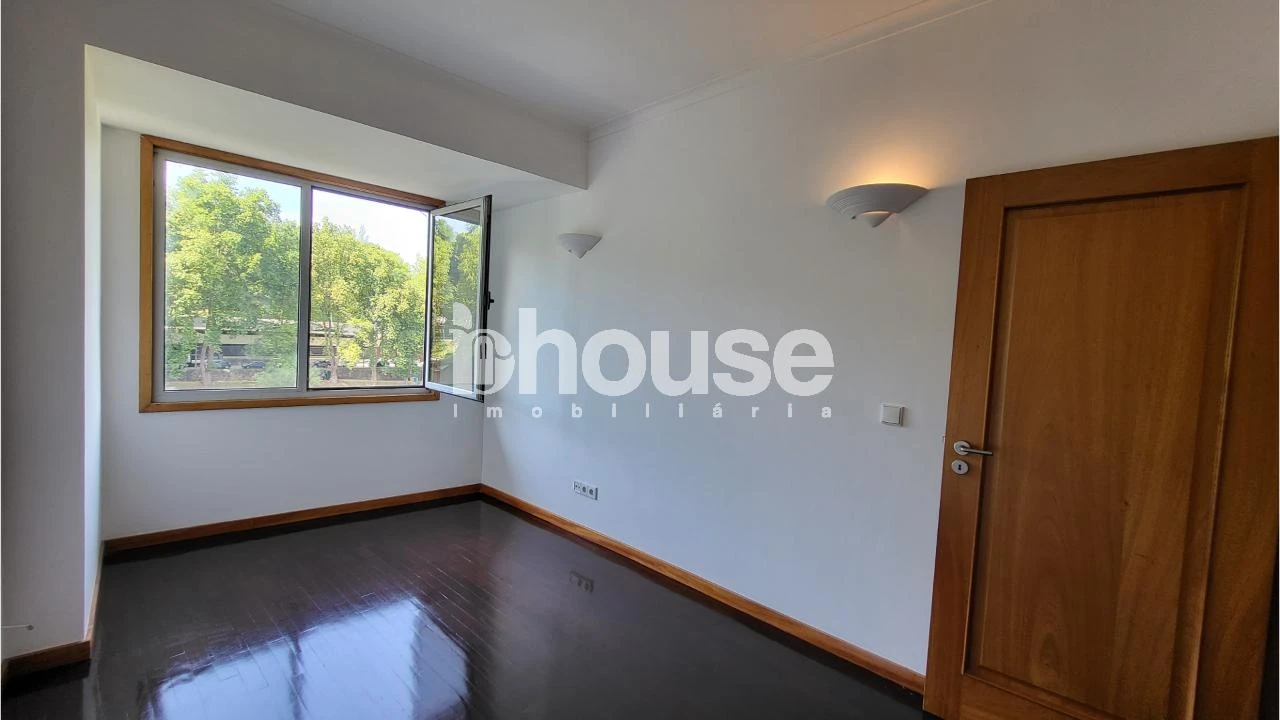 Apartamento T2 para Arrendamento em Amarante (São Gonçalo), Madalena, Cepelos e Gatão Foto 17