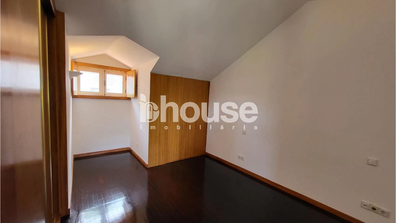 Apartamento T2 para Arrendamento em Amarante (São Gonçalo), Madalena, Cepelos e Gatão Foto 22